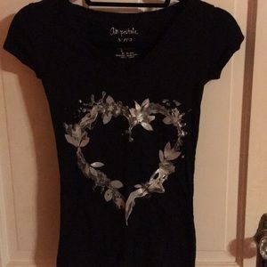 Heart V-Neck T Shirt Aero